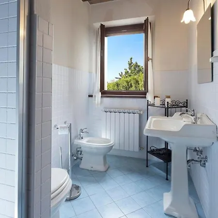 Апартаменты In Einem Bauernhaus, Mit Garten, Haustiere Erlaubt Скандиано